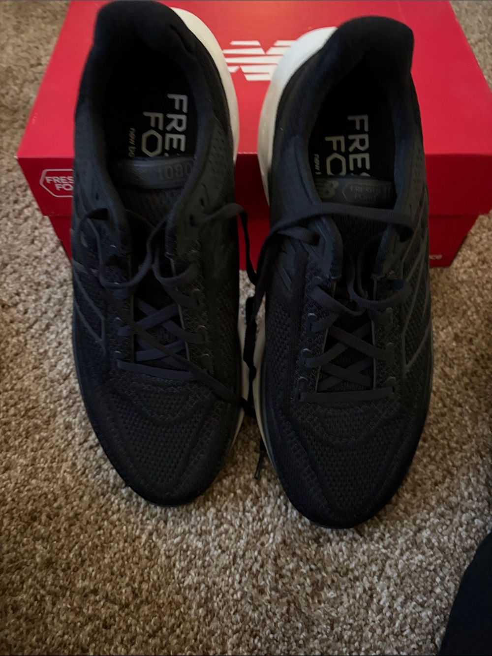 New Balance Men’s Black & White Fresh Foam Sneaker
